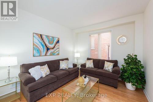 4 Friendly Way, Brampton, ON - Indoor Photo Showing Living Room