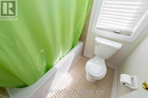 4 Friendly Way, Brampton, ON - Indoor Photo Showing Bathroom