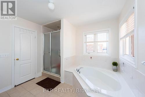 4 Friendly Way, Brampton, ON - Indoor Photo Showing Bathroom