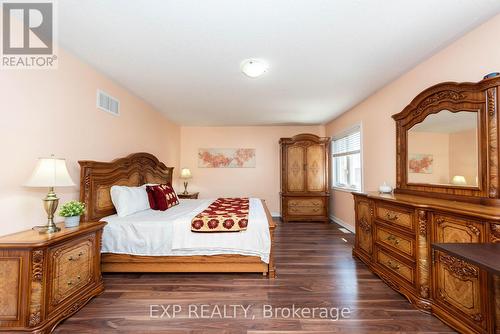 4 Friendly Way, Brampton, ON - Indoor Photo Showing Bedroom