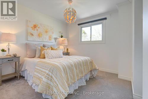 926 Ivy Court, Oshawa, ON - Indoor Photo Showing Bedroom