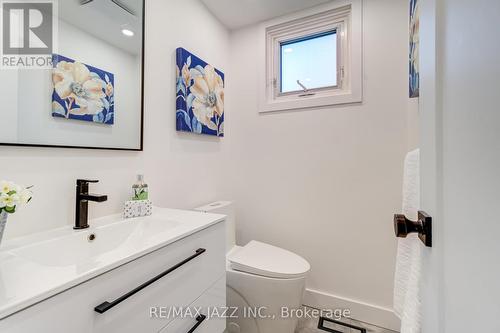 926 Ivy Court, Oshawa, ON - Indoor Photo Showing Bathroom