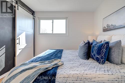 926 Ivy Court, Oshawa, ON - Indoor Photo Showing Bedroom