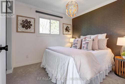 926 Ivy Court, Oshawa, ON - Indoor Photo Showing Bedroom