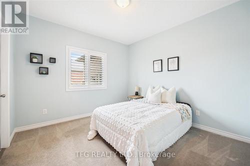 38 Charles Tilley Crescent, Clarington, ON - Indoor Photo Showing Bedroom