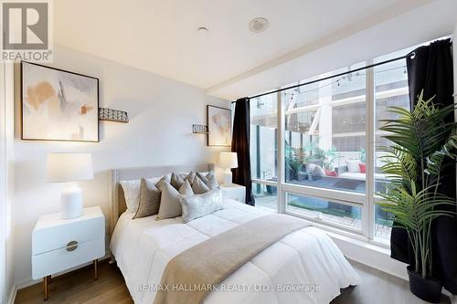 520 - 1 Bloor Street E, Toronto, ON - Indoor Photo Showing Bedroom