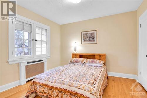 430 Hamilton Avenue S, Ottawa, ON - Indoor Photo Showing Bedroom