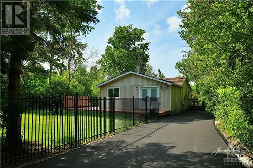 Entrance of House - 39 Broadview Street, Collingwood, ON - Outdoor