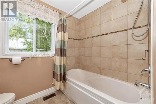 145 Appel Lane, Greater Madawaska, ON - Indoor Photo Showing Bathroom