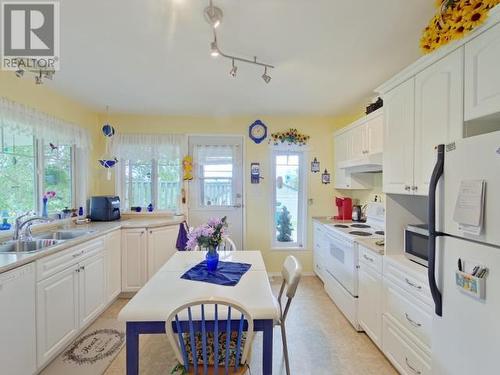 6165 Lois Street, Powell River, BC - Indoor Photo Showing Kitchen With Double Sink