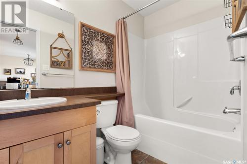 10254 Wascana Estates, Regina, SK - Indoor Photo Showing Bathroom