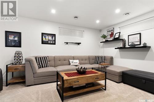 10254 Wascana Estates, Regina, SK - Indoor Photo Showing Living Room