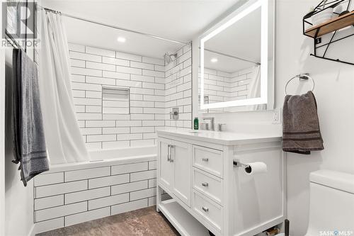 10254 Wascana Estates, Regina, SK - Indoor Photo Showing Bathroom