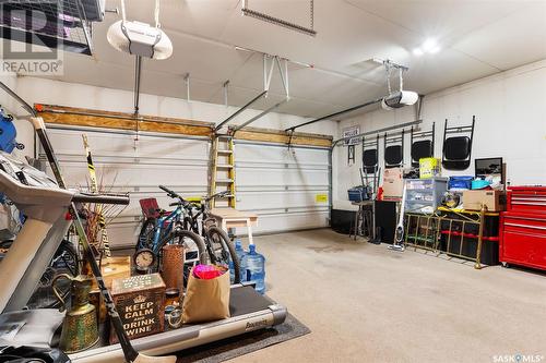 10254 Wascana Estates, Regina, SK - Indoor Photo Showing Garage