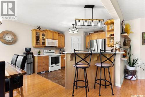 10254 Wascana Estates, Regina, SK - Indoor Photo Showing Kitchen