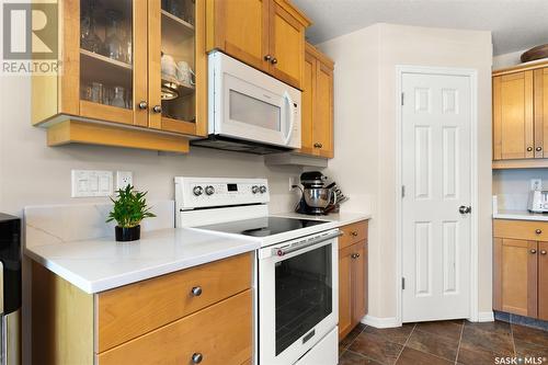 10254 Wascana Estates, Regina, SK - Indoor Photo Showing Kitchen