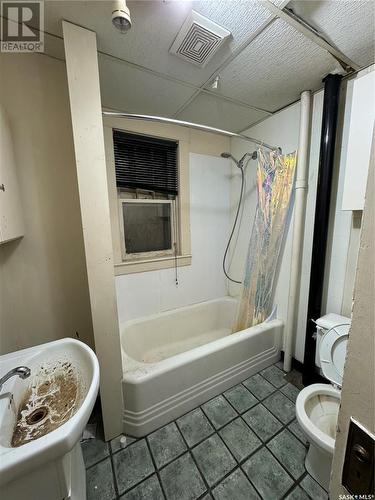 597 15Th Street W, Prince Albert, SK - Indoor Photo Showing Bathroom