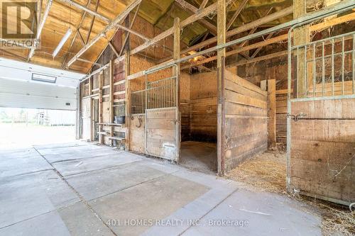 6549 Eighth Line N, Chatham-Kent, ON - Indoor Photo Showing Garage