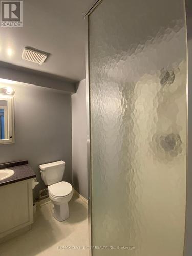 933 Thistledown Way, London, ON - Indoor Photo Showing Bathroom