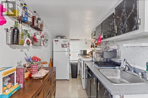 12147 St. Jacques Street, Tecumseh, ON - Indoor Photo Showing Kitchen