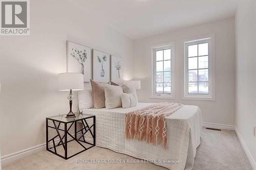 275 Bloomington Road W, Richmond Hill, ON - Indoor Photo Showing Bedroom