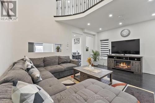 126 Cookview Drive, Brampton, ON - Indoor Photo Showing Living Room