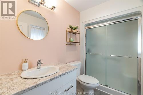 121 Howard Road, Chatham, ON - Indoor Photo Showing Bathroom