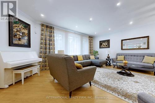 12 Kenton Drive, Toronto (Newtonbrook West), ON - Indoor Photo Showing Living Room