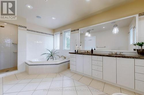 12 Kenton Drive, Toronto (Newtonbrook West), ON - Indoor Photo Showing Bathroom