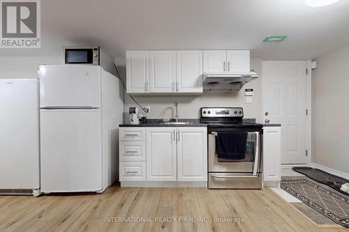 12 Kenton Drive, Toronto (Newtonbrook West), ON - Indoor Photo Showing Kitchen