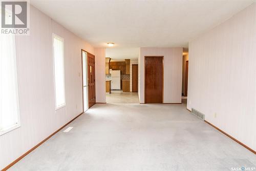 301 8Th Street E, Wynyard, SK - Indoor Photo Showing Other Room