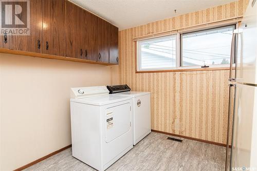 301 8Th Street E, Wynyard, SK - Indoor Photo Showing Laundry Room