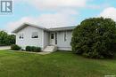 301 8Th Street E, Wynyard, SK  - Outdoor 