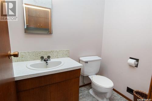 301 8Th Street E, Wynyard, SK - Indoor Photo Showing Bathroom