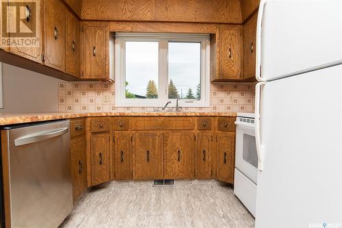 301 8Th Street E, Wynyard, SK - Indoor Photo Showing Kitchen