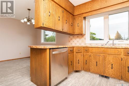 301 8Th Street E, Wynyard, SK - Indoor Photo Showing Kitchen
