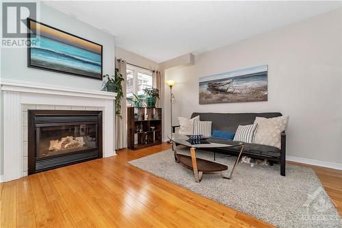 315 Southcrest Private, Ottawa, ON - Indoor Photo Showing Living Room With Fireplace