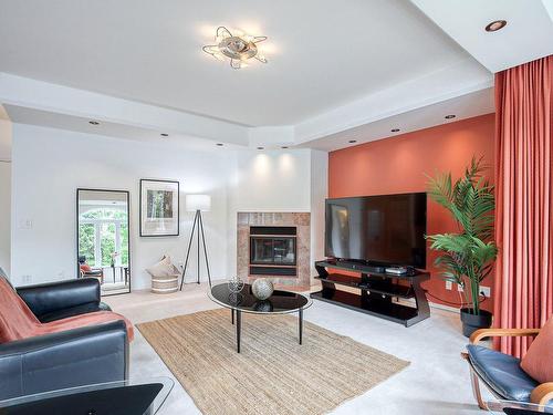 Salle familiale - 458 Rue Kéroack, Saint-Bruno-De-Montarville, QC - Indoor Photo Showing Living Room With Fireplace