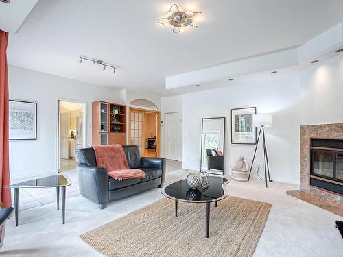 Vue d'ensemble - 458 Rue Kéroack, Saint-Bruno-De-Montarville, QC - Indoor Photo Showing Living Room With Fireplace