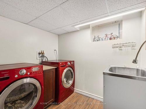 148 Cornwall Hts, Brampton, ON - Indoor Photo Showing Laundry Room