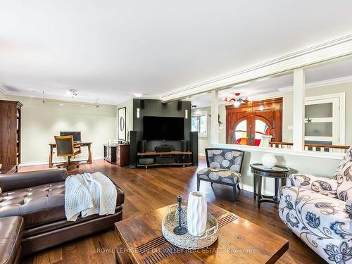 148 Cornwall Hts, Brampton, ON - Indoor Photo Showing Living Room