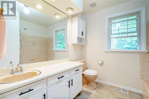 31 Lynnwood Avenue, Chatham, ON - Indoor Photo Showing Bathroom