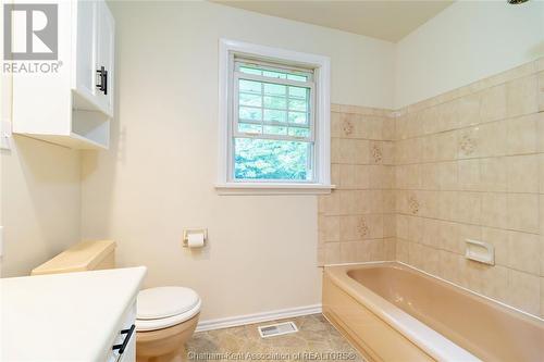 31 Lynnwood Avenue, Chatham, ON - Indoor Photo Showing Bathroom