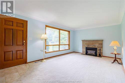 31 Lynnwood Avenue, Chatham, ON - Indoor With Fireplace