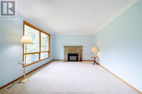 31 Lynnwood Avenue, Chatham, ON - Indoor With Fireplace
