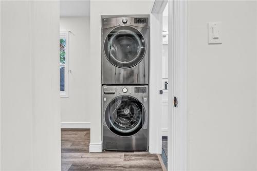 376 Catharine Street N, Hamilton, ON - Indoor Photo Showing Laundry Room