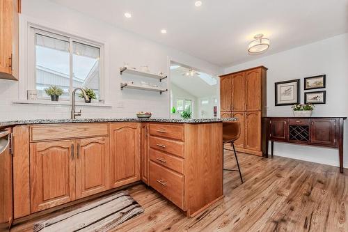 55 Admiral Road, Kitchener, ON - Indoor Photo Showing Kitchen