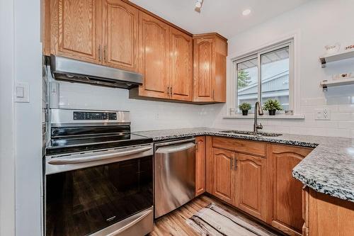 55 Admiral Road, Kitchener, ON - Indoor Photo Showing Kitchen