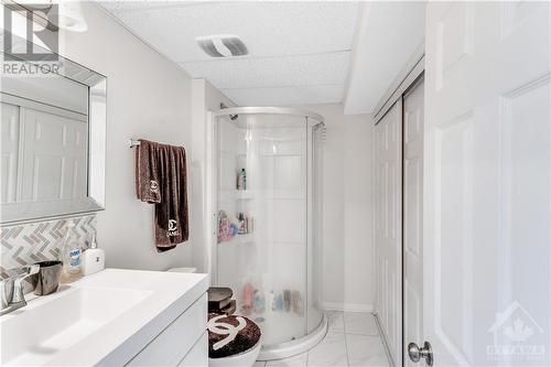 1657 Alta Vista Drive, Ottawa, ON - Indoor Photo Showing Bathroom