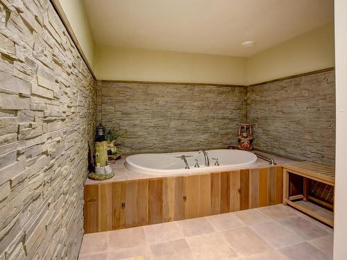 Salle de bains - 2170 Route 125, Sainte-Julienne, QC - Indoor Photo Showing Bathroom